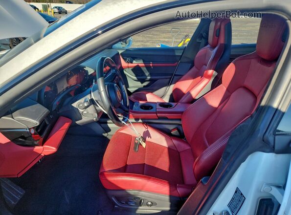 WP0AC2Y12MSA63084 2021 PORSCHE TAYCAN Белый Вид салона спереди