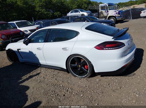 WP0AF2A76GL082027 2016 PORSCHE PANAMERA White Вид задньої частини салону