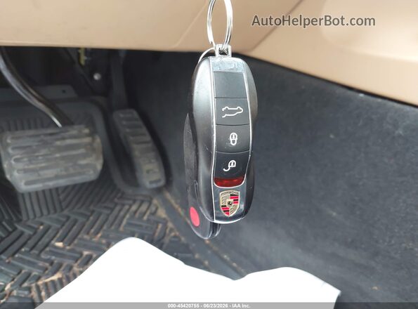 WP1AA2A21HKA82879 2017 PORSCHE CAYENNE Белый Вид панели приборов