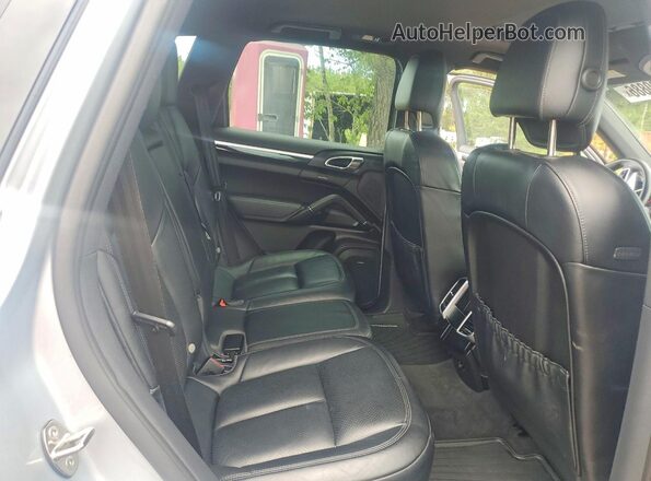 WP1AA2A24GLA04850 2016 PORSCHE CAYENNE Silver Vista de los asientos traseros