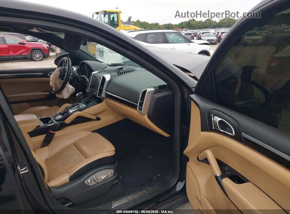 WP1AA2A25JKA07558 2018 PORSCHE CAYENNE Черный Вид салона спереди