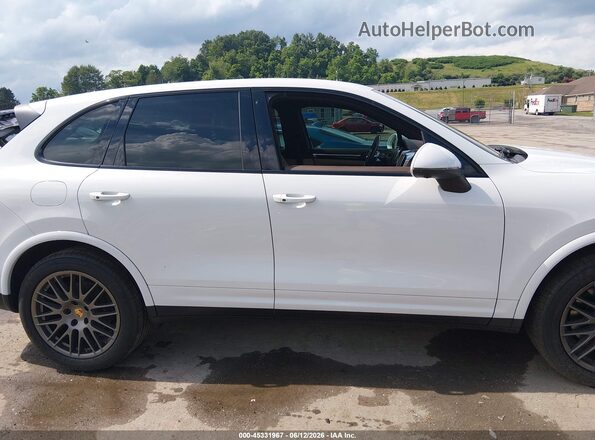 WP1AA2A27HKA83289 2017 PORSCHE CAYENNE White Vista interior trasera