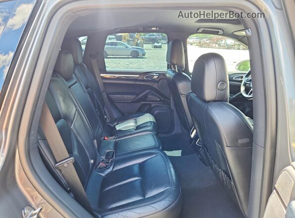 WP1AA2A27HKA89416 2017 PORSCHE CAYENNE Gray 