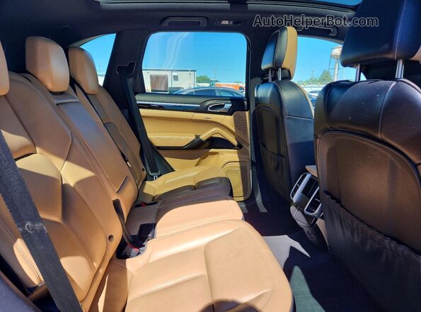 WP1AA2A27JKA02667 2018 PORSCHE CAYENNE White 