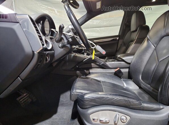 WP1AA2A27JKA06850 2018 PORSCHE CAYENNE Black Front interior view