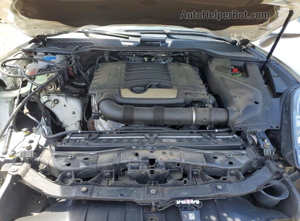 WP1AA2A29HKA82659 2017 PORSCHE CAYENNE Белый Вид подкапотного пространства