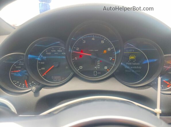 WP1AA2A29JKA02606 2018 PORSCHE CAYENNE White Widok zestawu wskaźników