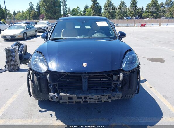 WP1AA2A2XGLA01354 2016 PORSCHE CAYENNE Blue Widok wnętrza z tyłu