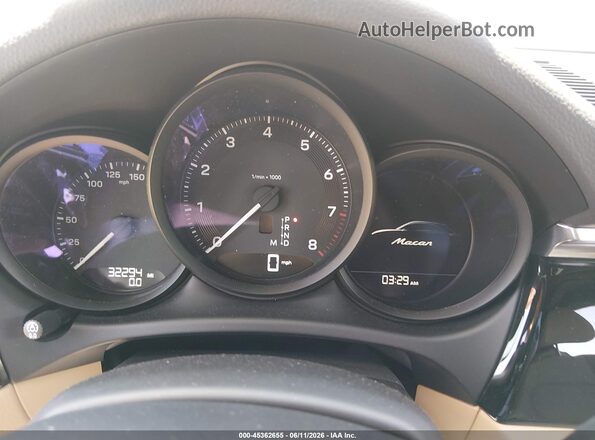 WP1AA2A50RLB08667 2024 PORSCHE MACAN Black უკანა სავარძლების ხედი
