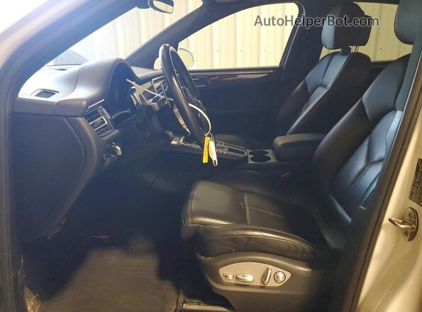 WP1AA2A52LLB03803 2020 PORSCHE MACAN White Front interior view