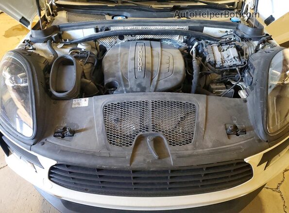 WP1AA2A52LLB03803 2020 PORSCHE MACAN White Engine compartment view