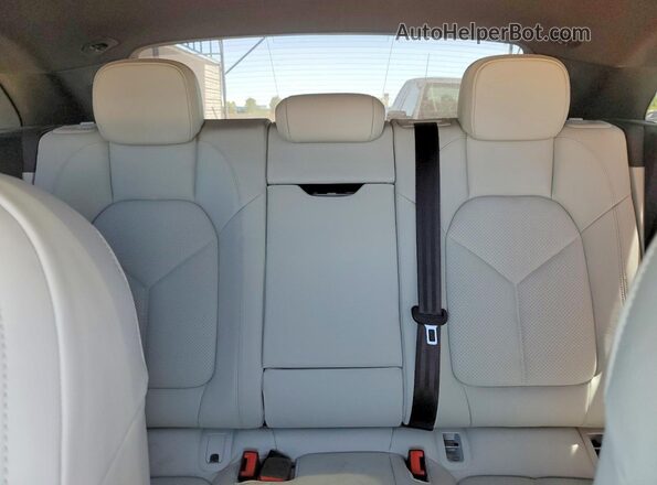 WP1AA2A52SLB08885 2025 PORSCHE MACAN Gray Rear seats view