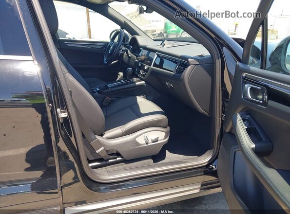 WP1AA2A53PLB17831 2023 PORSCHE MACAN Black Front interior view