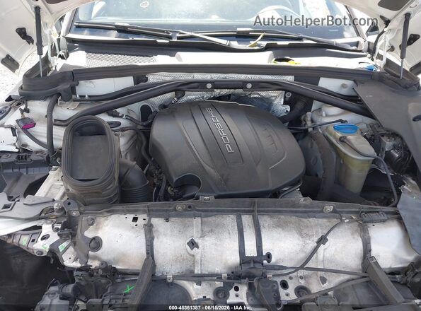 WP1AA2A54HLB08573 2017 PORSCHE MACAN White Widok z tyłu