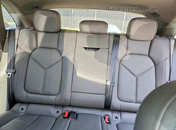 WP1AA2A55LLB02967 2020 PORSCHE MACAN White Հետևի նստատեղերի տեսք
