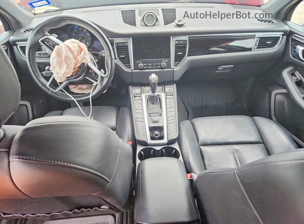 WP1AA2A56HLB83422 2017 PORSCHE MACAN Red Dashboard view