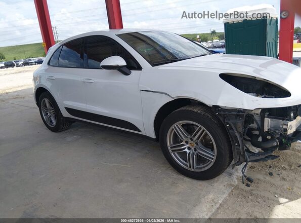 WP1AA2A56JLB19032 2018 PORSCHE MACAN White Rear interior view