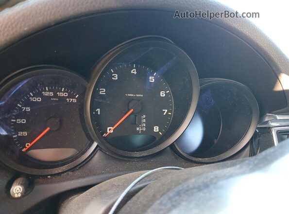 WP1AA2A57JLB05186 2018 PORSCHE MACAN White Instrument cluster view