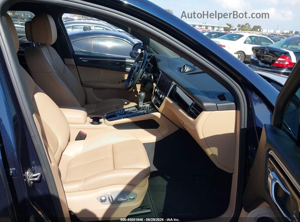 WP1AA2A57KLB02094 2019 PORSCHE MACAN Синий Вид салона спереди