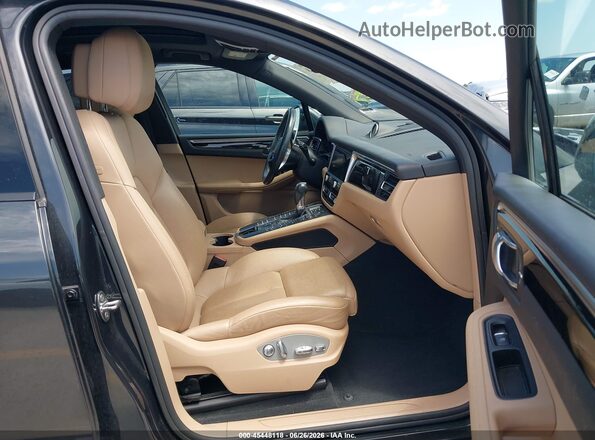 WP1AA2A57LLB09774 2020 PORSCHE MACAN Gray Front interior view