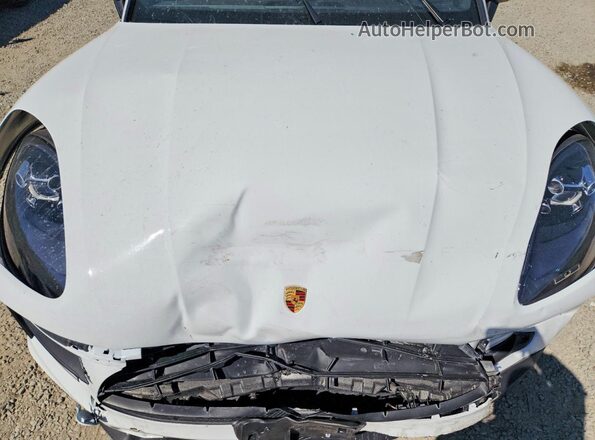 WP1AA2A57LLB13713 2020 PORSCHE MACAN White Engine compartment view