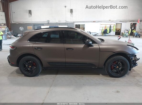 WP1AA2A57RLB05457 2024 PORSCHE MACAN Brown Vista interior trasera