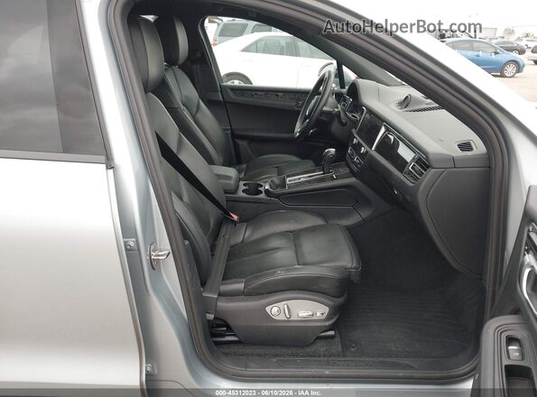WP1AA2A57RLB07340 2024 PORSCHE MACAN Серебряный Вид салона спереди