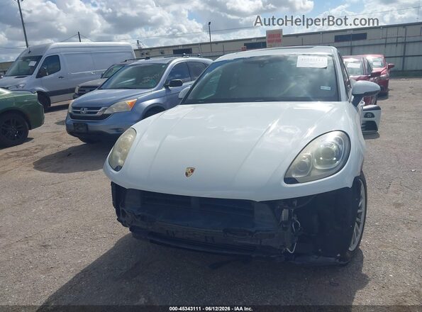 WP1AA2A58HLB00573 2017 PORSCHE MACAN Белый Вид задней части салона