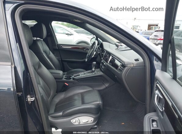 WP1AA2A58LLB05300 2020 PORSCHE MACAN Dark Blue Вид салона спереди