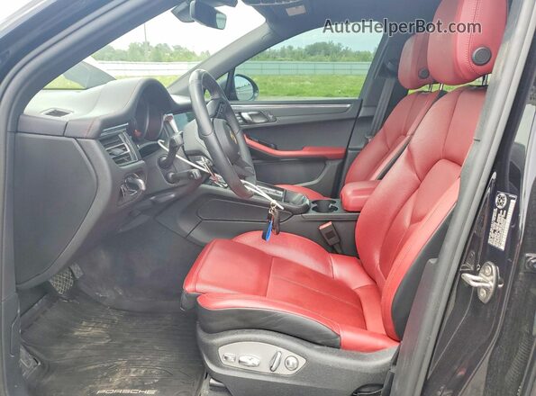 WP1AA2A58PLB00944 2023 PORSCHE MACAN Black Widok wnętrza z przodu