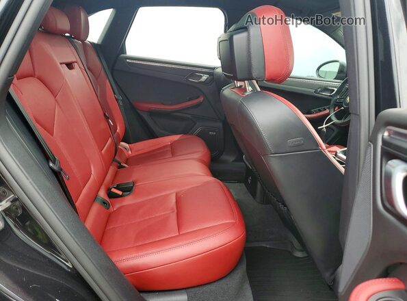 WP1AA2A58PLB00944 2023 PORSCHE MACAN Black Widok wnętrza z tyłu