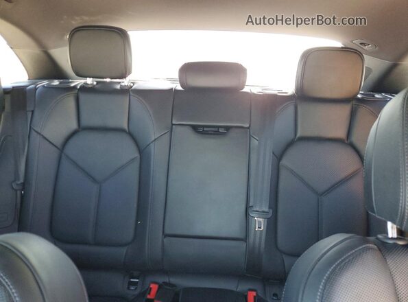 WP1AA2A58RLB01708 2024 PORSCHE MACAN Silver Հետևի նստատեղերի տեսք