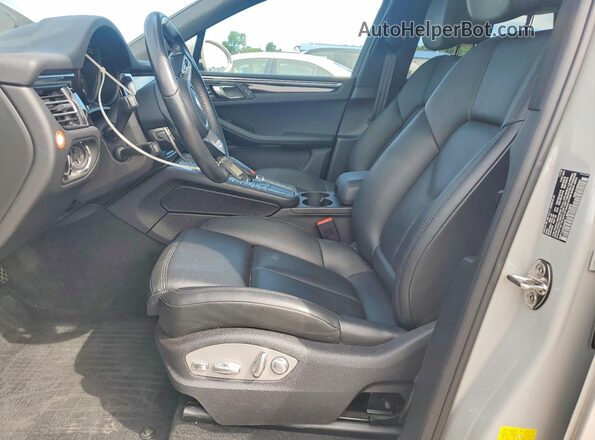 WP1AA2A59LLB04429 2020 PORSCHE MACAN Beige Вид салону спереду