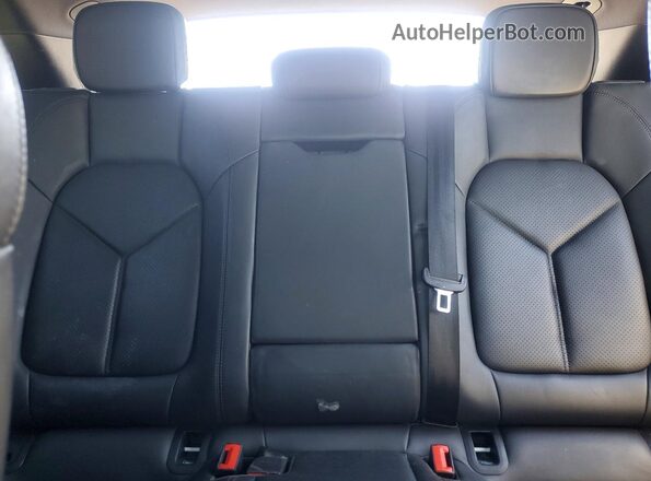 WP1AA2A59MLB16954 2021 PORSCHE MACAN White Հետևի նստատեղերի տեսք