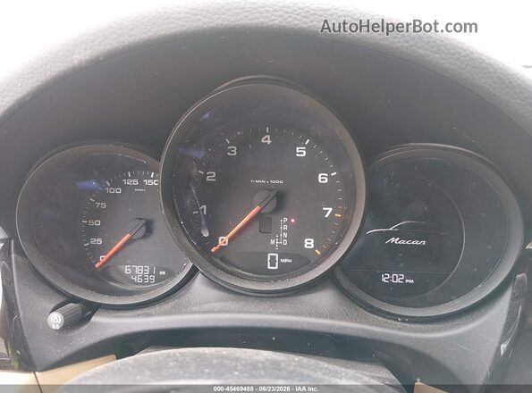 WP1AA2A5XHLB03393 2017 PORSCHE MACAN Черный Вид задних сидений