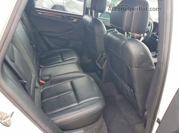 WP1AA2A5XJLB14500 2018 PORSCHE MACAN White Вид задньої частини салону