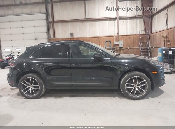 WP1AA2A5XPLB08043 2023 PORSCHE MACAN Black Rear interior view