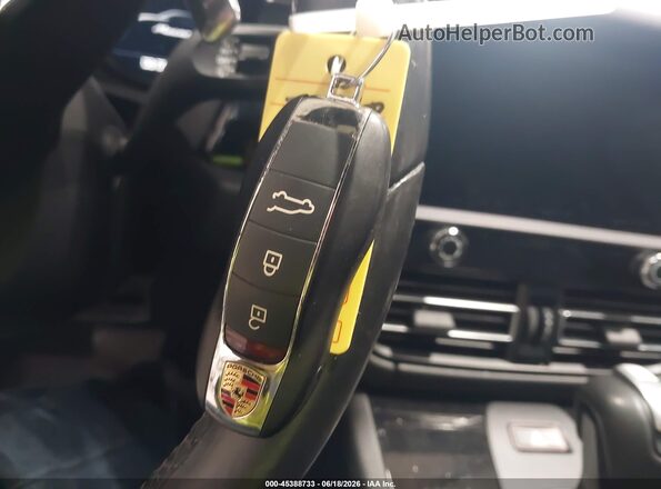 WP1AA2A5XRLB12922 2024 PORSCHE MACAN Gray Dashboard view