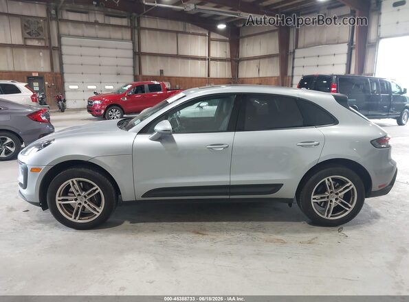 WP1AA2A5XRLB12922 2024 PORSCHE MACAN Gray 360 interior view
