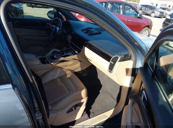 WP1AA2AY1KDA00679 2019 PORSCHE CAYENNE Blue Front interior view