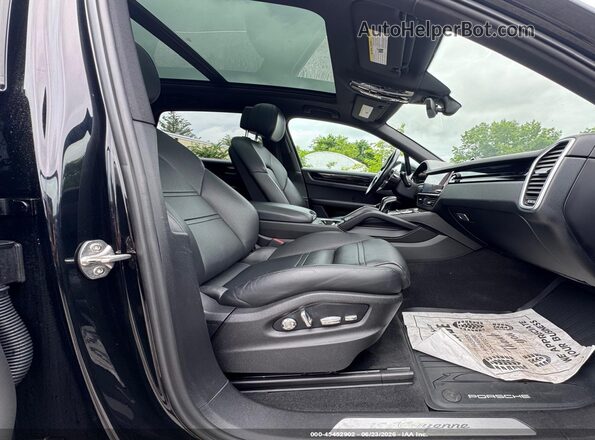 WP1AA2AY1KDA13707 2019 PORSCHE CAYENNE Black Widok wnętrza z przodu