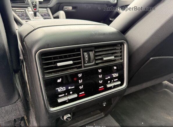 WP1AA2AY1LDA03762 2020 PORSCHE CAYENNE Белый Вид задней части салона