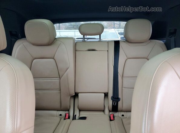 WP1AA2AY1LDA04426 2020 PORSCHE CAYENNE Gray Vista de los asientos traseros