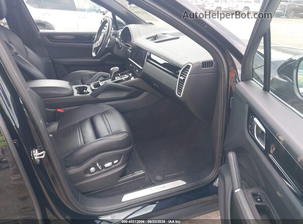 WP1AA2AY1MDA05786 2021 PORSCHE CAYENNE Black Widok wnętrza z przodu