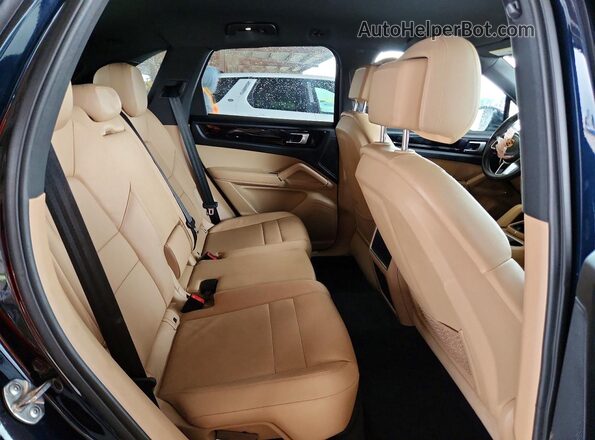 WP1AA2AY2LDA01809 2020 PORSCHE CAYENNE Black უკანა სავარძლების ხედი