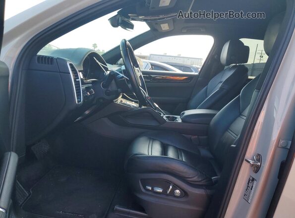 WP1AA2AY2LDA04645 2020 PORSCHE CAYENNE Gray წინა სალონის ხედი