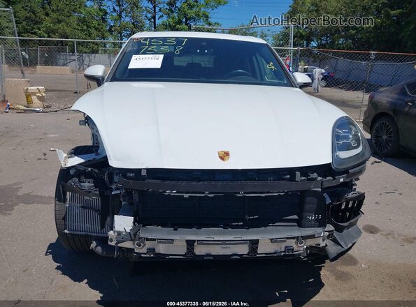 WP1AA2AY4NDA04231 2022 PORSCHE CAYENNE Белый Вид задней части салона