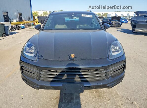 WP1AA2AY4PDA05561 2023 PORSCHE CAYENNE Черный Вид спереди