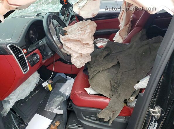 WP1AA2AY8PDA04557 2023 PORSCHE CAYENNE Black Vista interior delantera