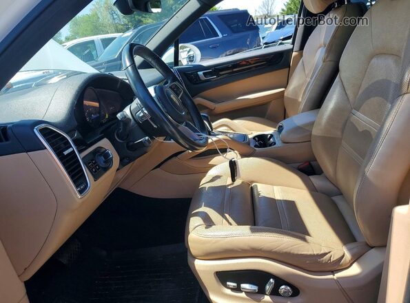 WP1AA2AY9KDA06830 2019 PORSCHE CAYENNE White Front interior view
